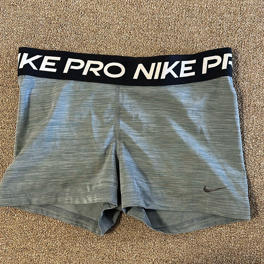 Nike pro’s